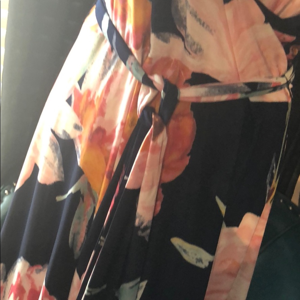 Floral Print Maxi Dress - Picture 2 of 4